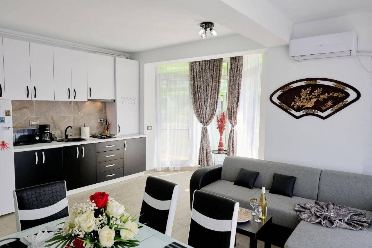 Moon Sea View Apartment - Spa N Pools Resort Mamaia Kültér fotó